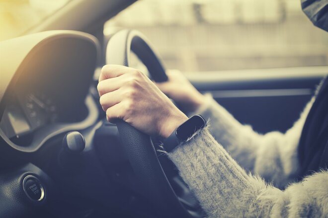 自動車税を払い忘れ、車検が…車を愛していたはずの父の変貌に驚愕した40代の娘が決意したこと