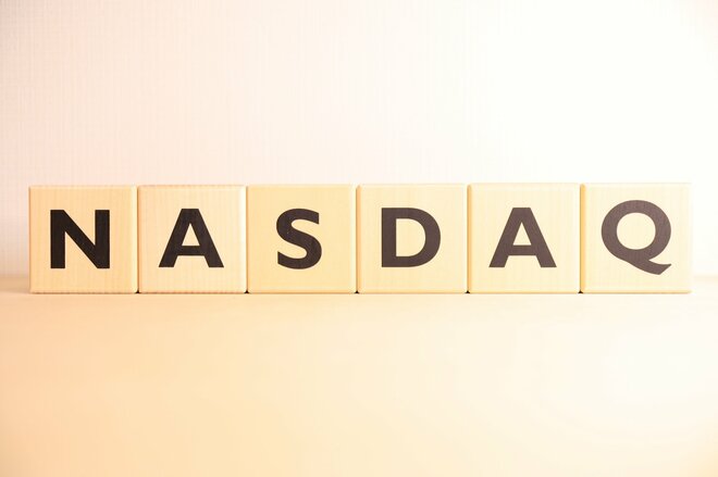 「ニッセイNASDAQ100インデックス」は低コスト×NASDAQ100の最適解？ 選ばれる理由と“集中投資の注意点”を大解剖！