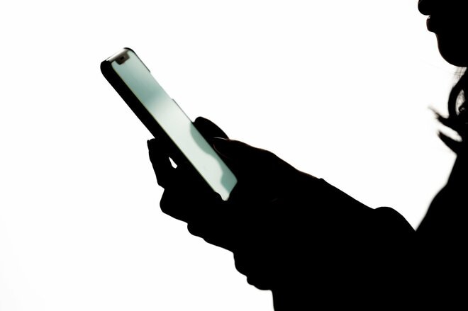 SNSやマッチングアプリで投資詐欺!? 全国で年間1110億円に上る被害の実態