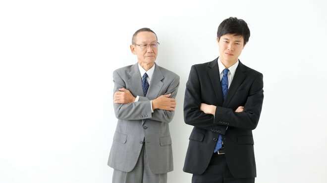 「若手とうまくやれている」は勘違い!? 若手社員がシニア社員に密かに抵抗感を抱く理由