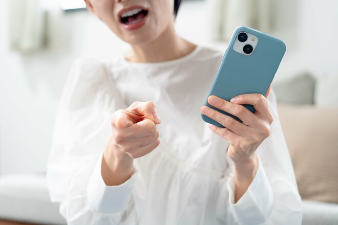 「息子がこんなことになるなんて…」幼い息子を放置し5日間も山へ行った「夫の趣味」が許せない妻のとった行動とは