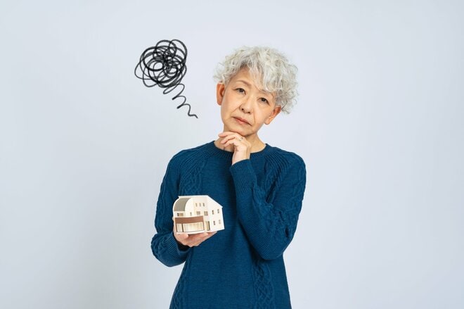 「資産はあるがお金はない」持ち家シニアが抱えるジレンマ…住みながら生活費を確保する「有効な選択肢」とは？