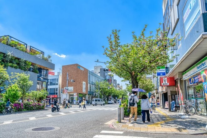 コンビニと美容院…店舗数が多いのはどちら？ “コンビニのほうが多そう”と思った人に起きている「思考プロセス」