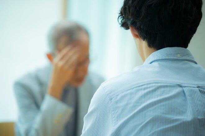 「代わりに書くよ」男手一つで育ててくれた父に親孝行を…家族思いの男性が終活の手伝いでやってしまった「思いがけないミス」
