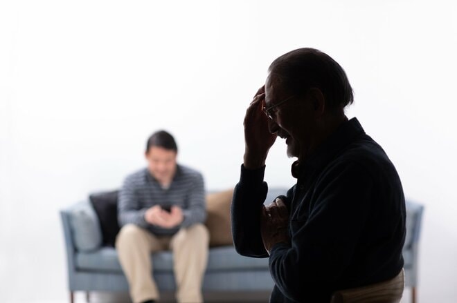 「父と母のせいだ！」自慢だった優秀な跡取り息子が中年ニートに…1億円を手にした資産家夫婦の老後崩壊を招いた“不幸な買い物” 