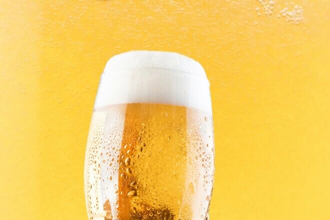 値上げラッシュに朗報！ お酒好きは要注目、来年ビールが安くなる？