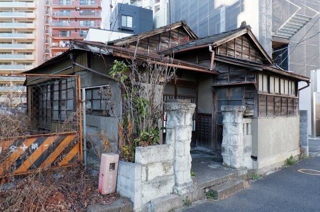 早く処分しなければ大変なことになる…都心の“億越え一軒家”が管理不全空き家になってしまった「戦慄の経緯」