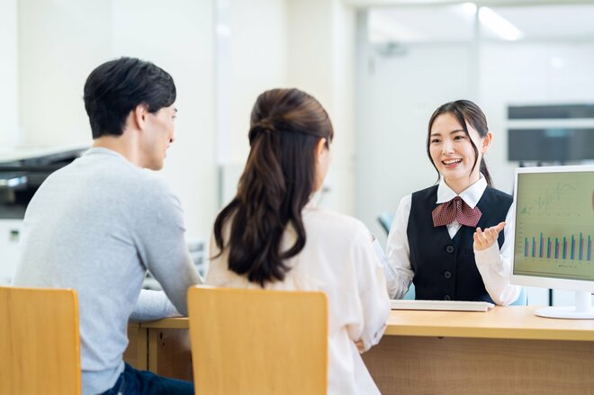 トレンドは「高配当株」 窓口で投資信託を買うメリットってなに？