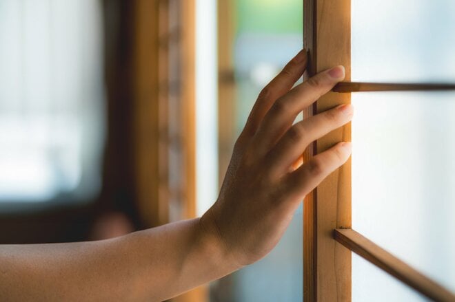 1日12時間以上寝て過ごし、部屋は閉めきったまま…無収入の28歳・ひきこもり男性が月7万円の収入を得られたワケ