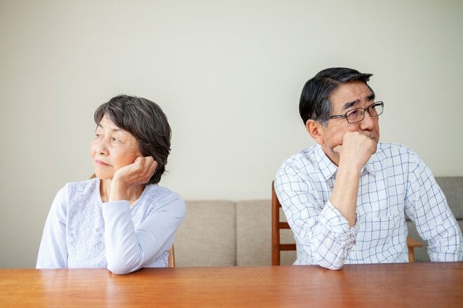 「このままじゃ熟年離婚するんじゃない?」息子からの無慈悲な指摘…定年夫が決意した「冷え切った夫婦関係を修復させる行動」