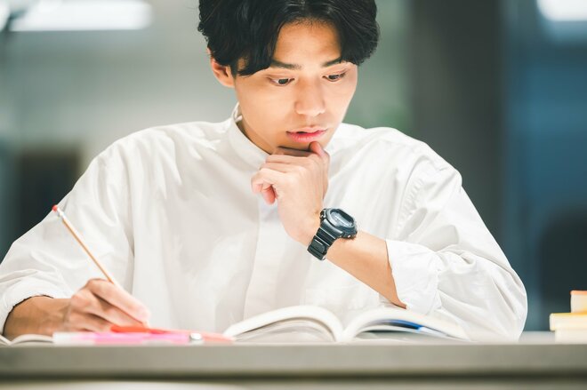 節約と副業がすべてじゃない―20代の資産形成に「自己投資」が有効なワケ