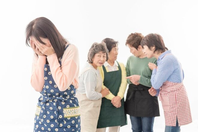 「私がキャバ嬢⁉」嫁の“根も葉もない噂”をご近所に流す義母…理不尽な意地悪を続ける“まさか過ぎる”理由