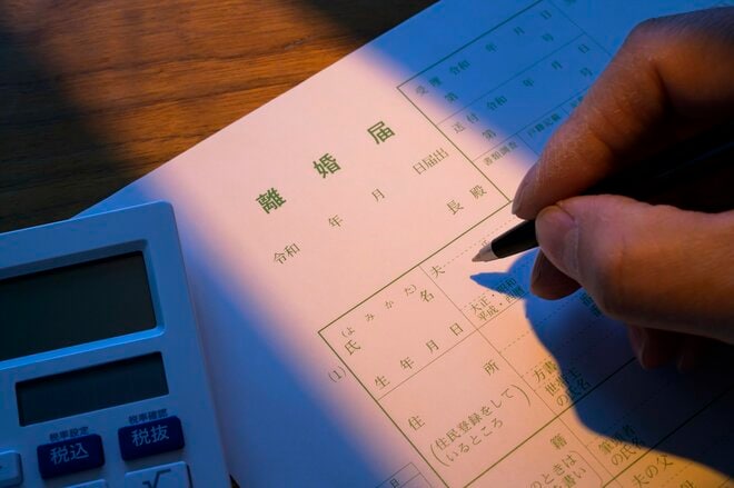 「財産分与は求めないし慰謝料も要らない」夫の浮気発覚で修羅場を迎えた50代夫婦…高収入妻が求めた「たった2つのこと」