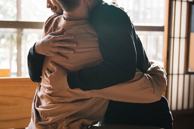 60歳の同性パートナーを養子に? 実親と“絶縁”覚悟でも「彼に財産を…」