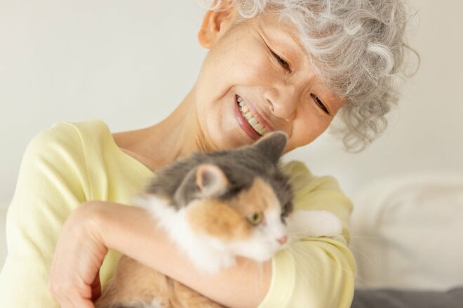 縮まらない“保護猫”との距離…人間へ威嚇をし続けた猫がふれ合いを許してくれた「簡単なきっかけ」