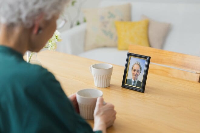 「事実婚」の選択が裏目に…70代女性が“人生最後の恋”を終えて迎えたつらすぎる結末