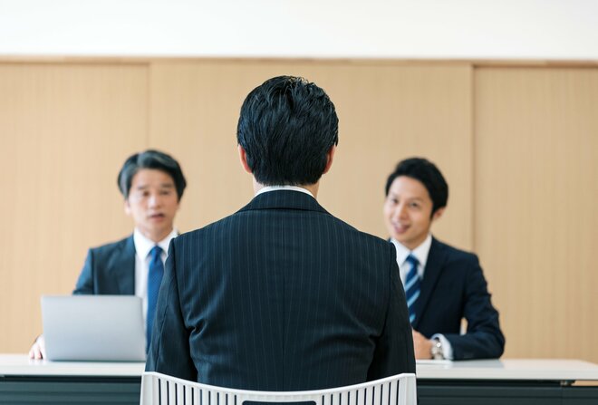 「60歳で定年退職」の先輩から聞いた“成功と後悔” 企業型DC運用のコツって?