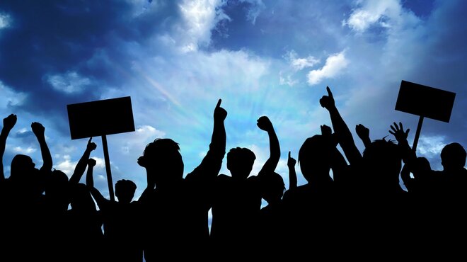 年金改革で大混乱…フランスでの暴動が日本人にとって“無関係ではない”理由