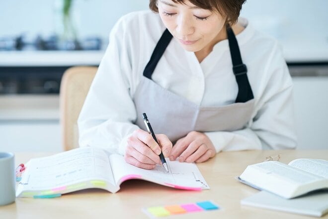 世帯年収1000万で私立中学2人は無謀？ 義実家の援助中止に怯える45歳パート主婦が、「2つの武器」で挑む逆転劇