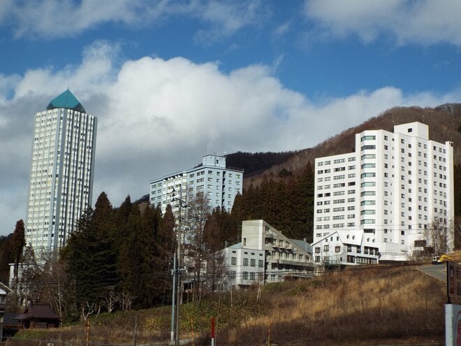 滞納金は1億円超、管理会社も次々撤退…バブルの夢が崩れたリゾートマンションの現実