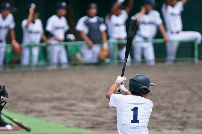 10年前は野球でプロ入りを目指すも…汚部屋で缶チューハイをあおる日々を過ごす28歳男性に訪れた転機