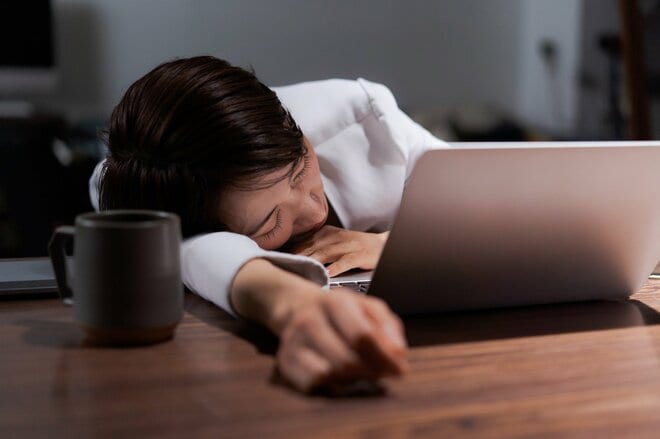 「仕事を続けるのはきついです」50代管理職女性が“年収1100万円”を捨て転職を望む「切実な理由」