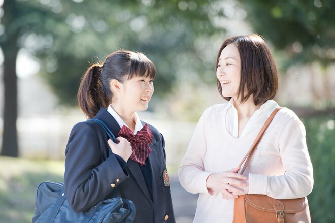 「仕事は若い男性社員に…」あり得ないモンスター上司を撃退した方法とは？ 40代シンママを奮い立たせた“娘の言葉”