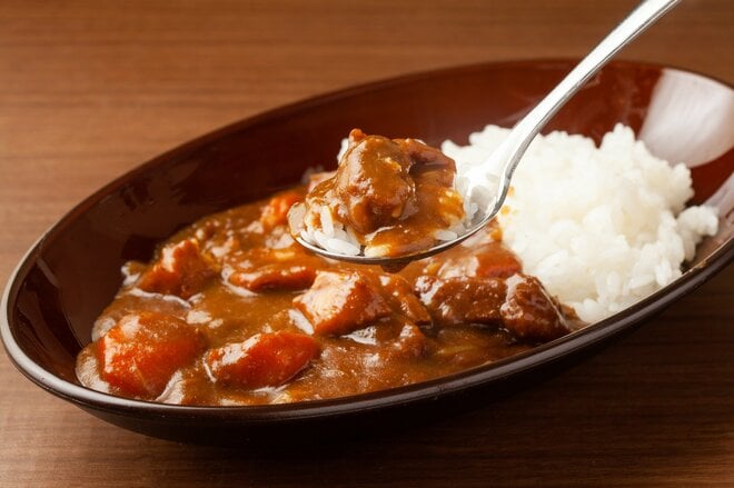 深刻な物価高の現われか…“庶民の味カレーライス”調理コスト「1食342円」に