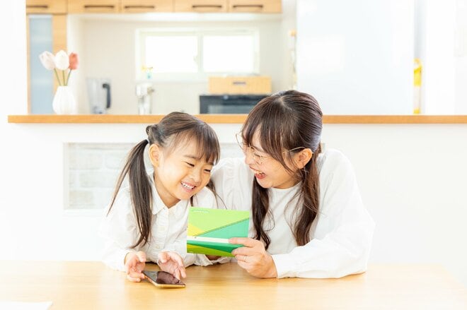 こどもNISAで「お金持ちの18歳」が誕生する可能性も…資金提供する大人が子に伝えるべき「大切なこと」