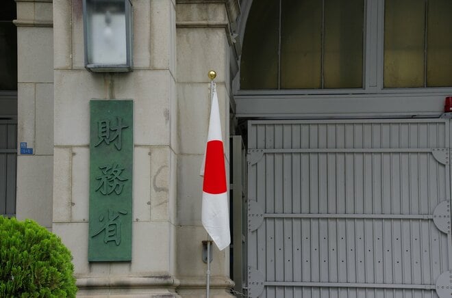 先進国最悪の“借金大国”日本…負債1000兆円でも「破綻しない」はウソ？