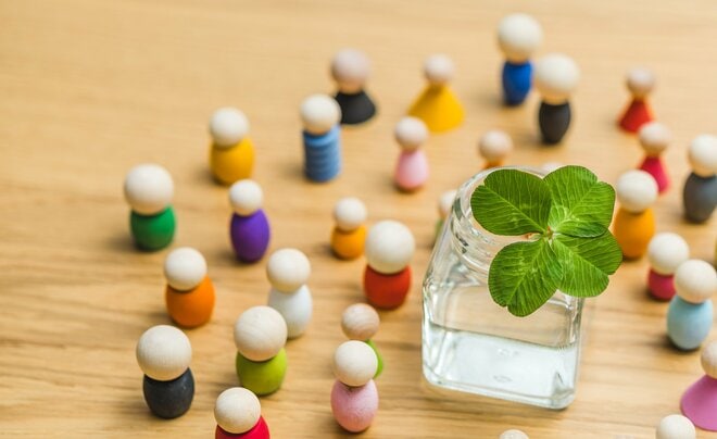 実は上がっている?「日本の幸福度」―世界幸福度ランキングからひも解く「お金と幸せ」のシンプルな解決策