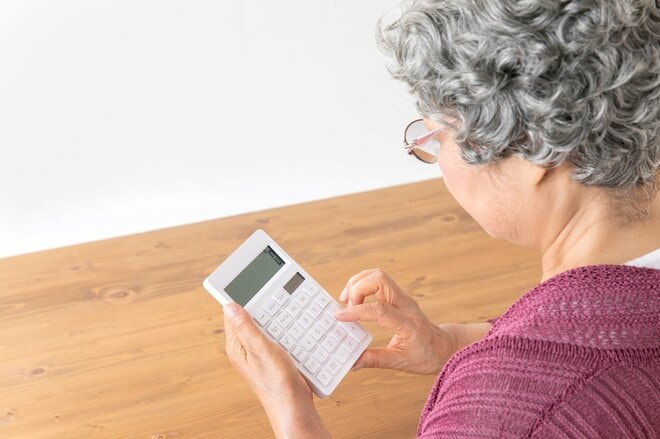 【70代】「金融資産保有額ランキング」老後資金は昨年より増えた？ それとも…「3000万円以上」ある世帯は【最新版】