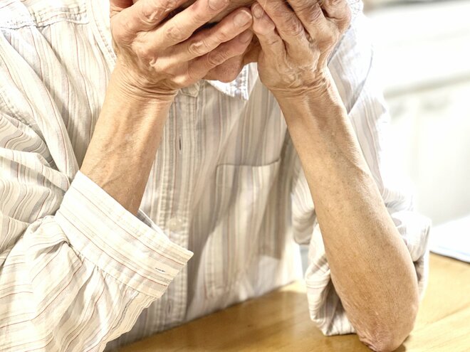 「誰に頼んだらいいか…」おひとりさまの高齢女性が終活に抱いた不安、悩みを打ち明けた相手とは