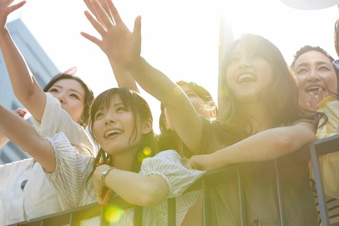 50代女性が離婚後にめいの「布教」でアイドル沼へ没入してから「変化したこと」