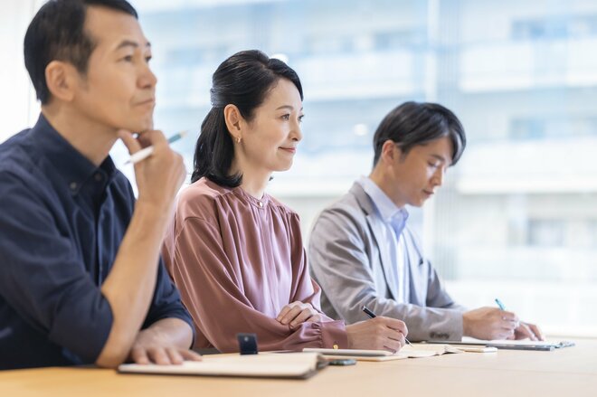公務員でも資産運用は必要? 「退職金があるから大丈夫」は通用する?