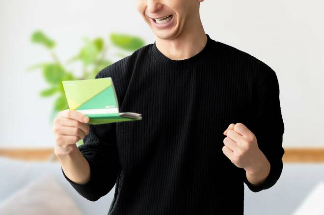 若者ほど満足、40・50代は不満？ 勤労者の「金銭的報酬」への本音が判明【1万人調査】