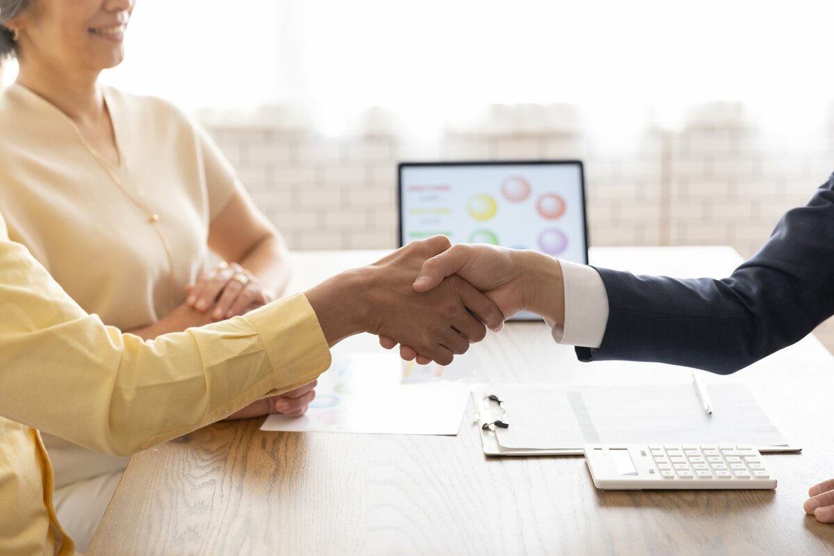 100万円近く税金を節約⁉ ビットコインを売り急いだ60代男性に“払い損”を防ぐ的確な助言をくれたのは…(2/4) | Finasee（フィナシー）