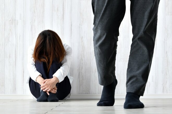 義理の弟をかわいがり、自分は大学にも行かせてもらえず…両親と絶縁した女性に、亡くなった母から届いた白い封筒の中身