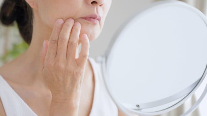 「年相応に見られたい」50代女性の小さな願いが招いた“お金の一大事”