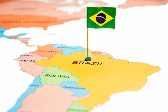 「通貨選択型」投資信託の狂乱——「日本中のシニアがブラジルレアルを持っていた」
