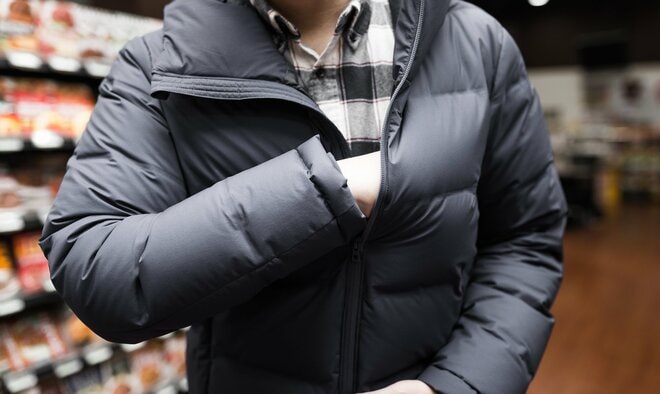 父の日のプレゼントを受け取り拒否するほど厳格だった父がまさかの万引き…老父を追い詰めたものの正体とは