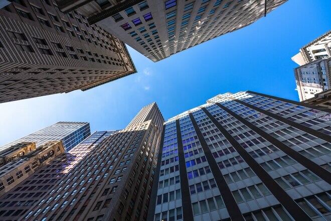 多数の日本人も被害? 約20年前に米国市場を低迷させた巨大企業2社の倒産