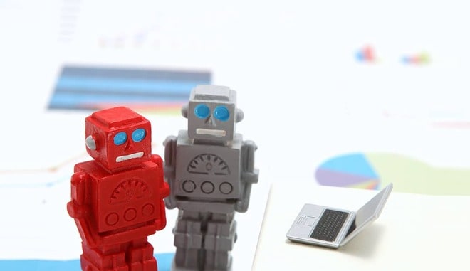 ロボアドの手数料は高いのか？ 運用実績から賢い付き合い方を提案