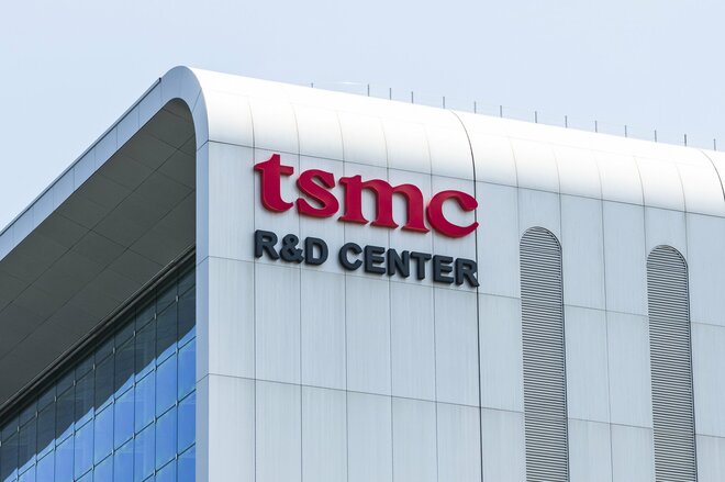 東アジアの半導体産業にも手厚く投資！ GDPで投資比率を決めるバランスファンドの正体とは？ 購入前の留意点も解説！